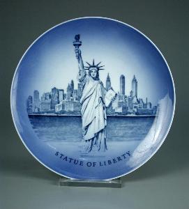 Wikioo.org - The Encyclopedia of Fine Arts - Artist, Painter  The Royal Porcelain Factory