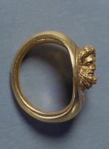 Danish Unknown Goldsmith - Massive roman gold ring with Jupiter head in high relief
