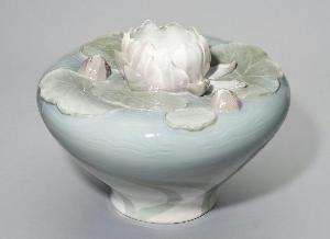 Per Algot Erikson, Rörstrand - Centrepiece with water lily