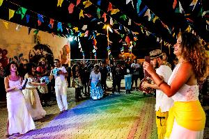 Wikioo.org - The Encyclopedia of Fine Arts - Artist, Painter  Davi Mello