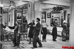 Construction workers_ canteen hotel metropole moscow (1954)