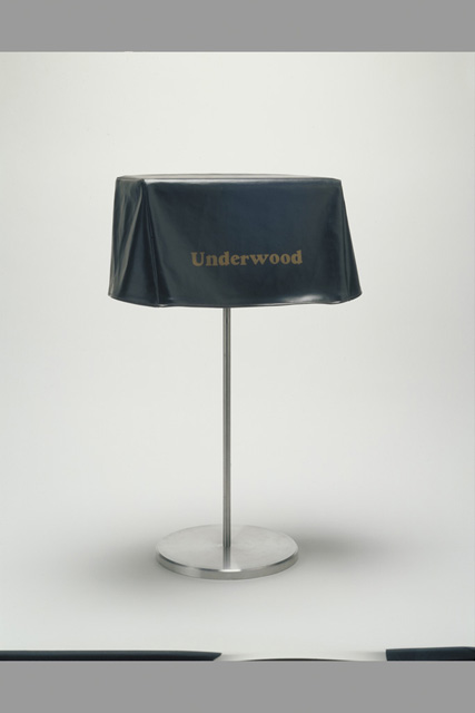 Wikioo.org - สารานุกรมวิจิตรศิลป์ - จิตรกรรม Marcel Duchamp - Traveller's Folding Item