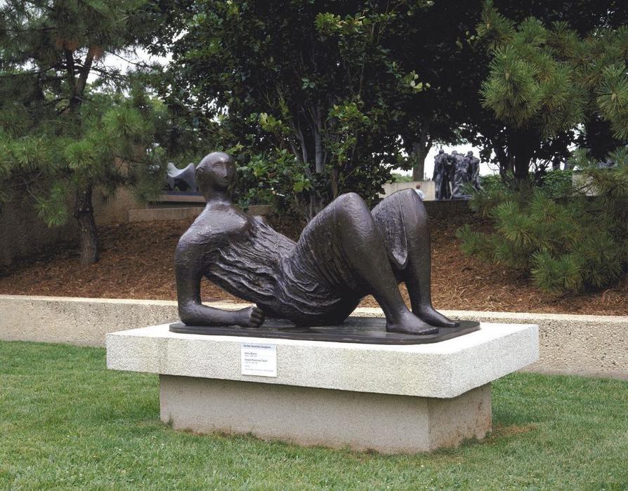 Wikioo.org – La Enciclopedia de las Bellas Artes - Pintura, Obras de arte de Henry Moore - Figura Reclinado drapeado