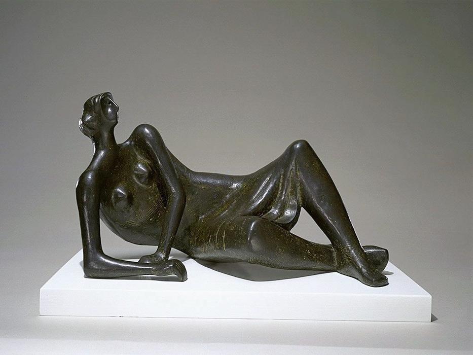 WikiOO.org - Encyclopedia of Fine Arts - Lukisan, Artwork Henry Moore - Reclining Figure No. 4