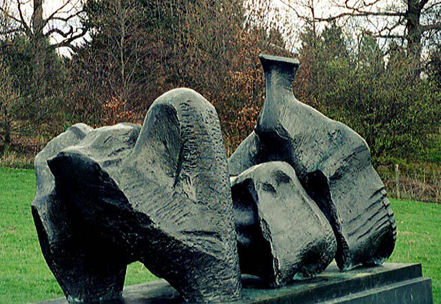 Wikioo.org - The Encyclopedia of Fine Arts - Painting, Artwork by Henry Moore - Three Piece Reclining figure No.1