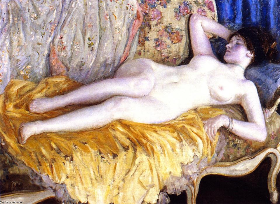 Wikioo.org - Die Enzyklopädie bildender Kunst - Malerei, Kunstwerk von Frederick Carl Frieseke - lady auf einer gold `couch`