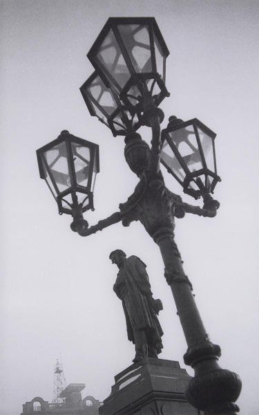WikiOO.org - Enciklopedija dailės - Tapyba, meno kuriniai Alexander Rodchenko - Monument to Pushkin