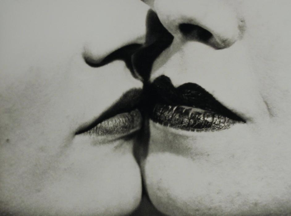 Wikioo.org - Encyklopedia Sztuk Pięknych - Malarstwo, Grafika Man Ray - The Kiss