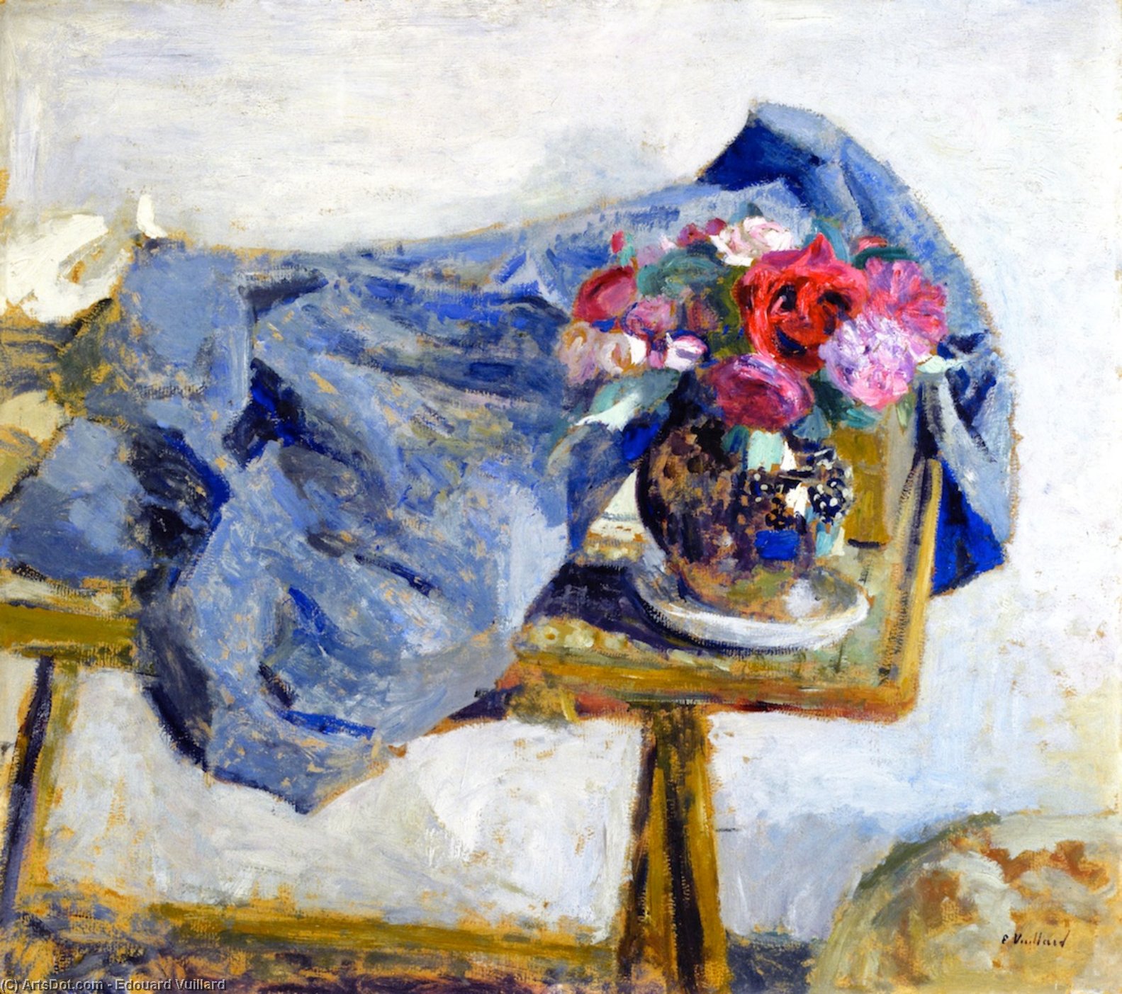 Wikioo.org - The Encyclopedia of Fine Arts - Painting, Artwork by Jean Edouard Vuillard - Red Roses and a Cloth on a Table