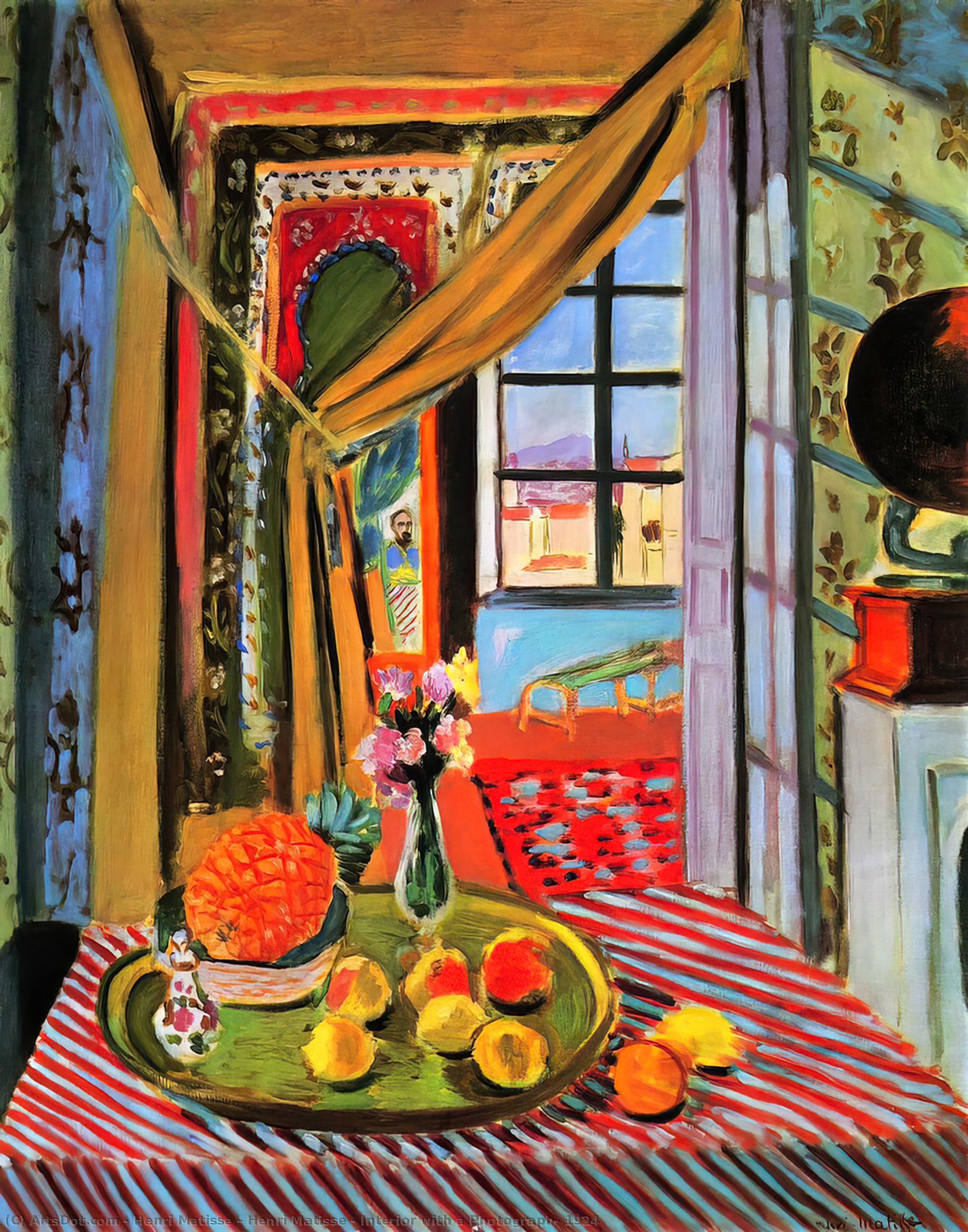 WikiOO.org - Enciclopédia das Belas Artes - Pintura, Arte por Henri Matisse - Henri Matisse - Interior with a Photograph, 1924
