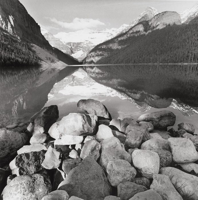 Wikioo.org - The Encyclopedia of Fine Arts - Painting, Artwork by Lee Friedlander - Lake louise, canada