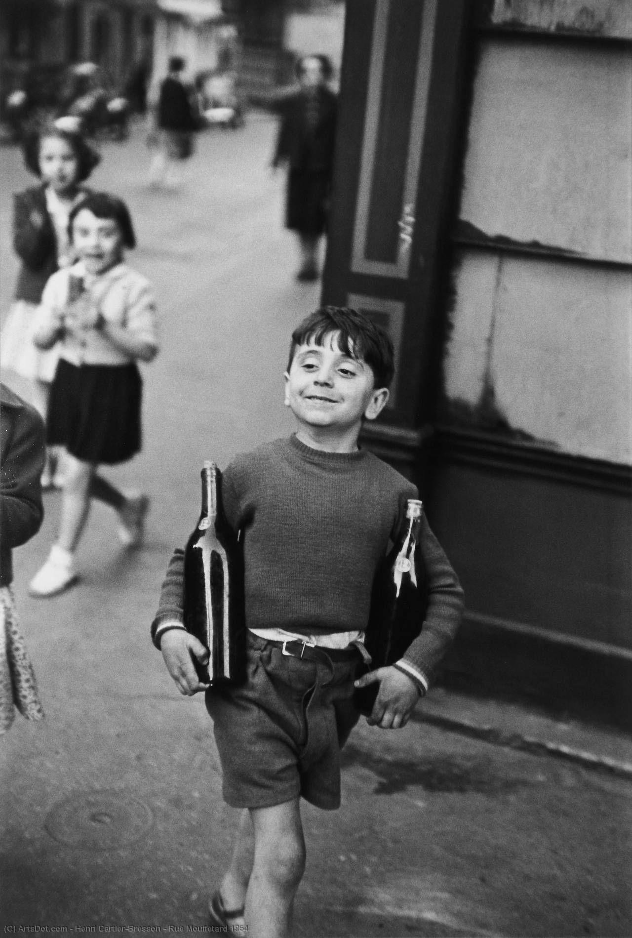 Wikioo.org - The Encyclopedia of Fine Arts - Painting, Artwork by Henri Cartier-Bresson - Rue Mouffetard 1954