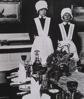 Wikioo.org - The Encyclopedia of Fine Arts - Painting, Artwork by Bill Brandt - Parlourmaid and Under parlourmaid Ready to Serve Dinner