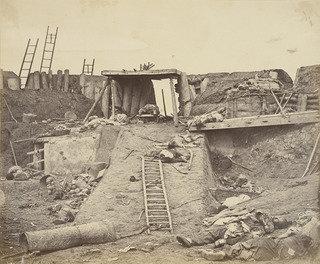 WikiOO.org - 백과 사전 - 회화, 삽화 Felice Beato - Interior of the Angle of North Fort