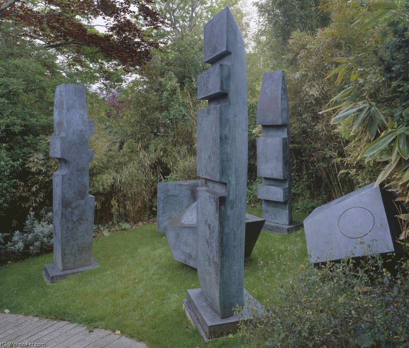 Wikioo.org - The Encyclopedia of Fine Arts - Painting, Artwork by Dame Barbara Hepworth - Conversation with Magic Stones