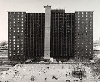 Wikioo.org - The Encyclopedia of Fine Arts - Painting, Artwork by Thomas Struth - South Lake Apartments 2, Chicago