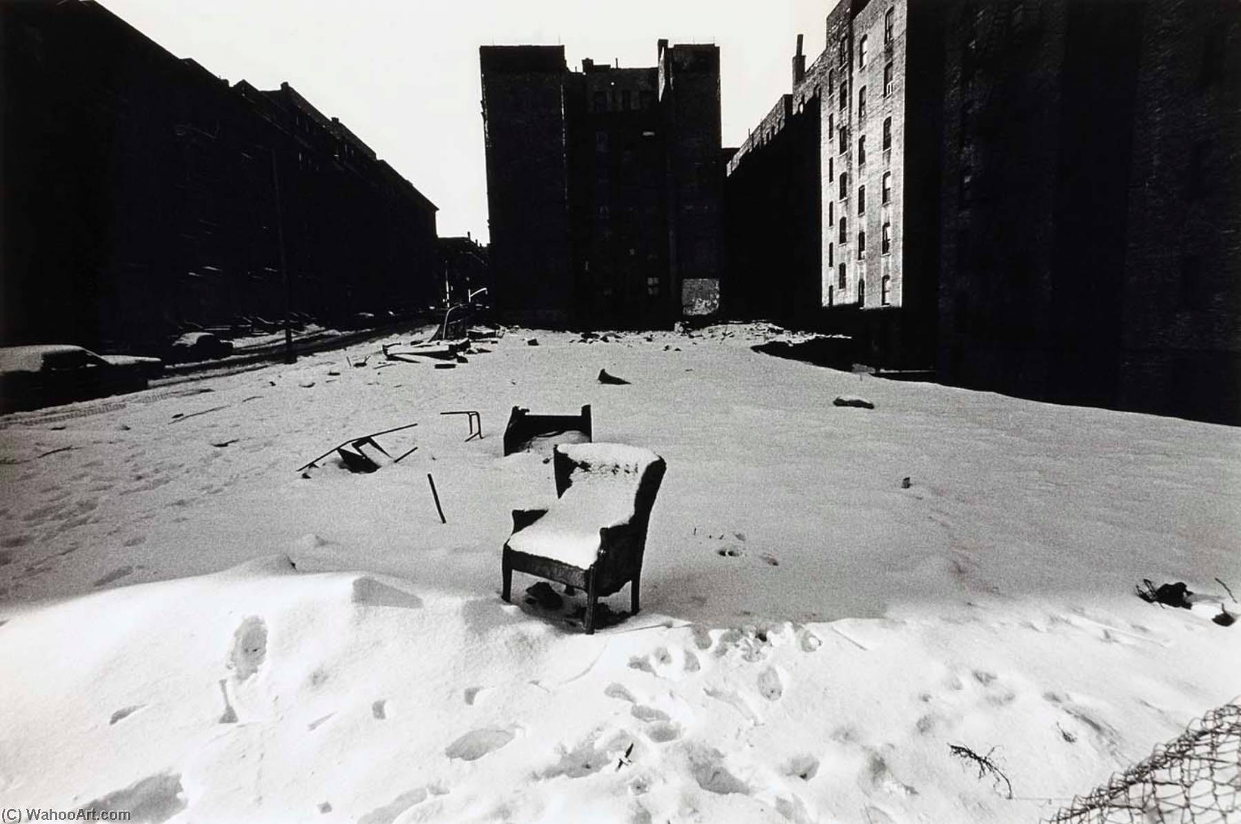 Wikioo.org - The Encyclopedia of Fine Arts - Painting, Artwork by Frank Espada - Untitled (Chair in the snow, Manhattan Valley, New York)