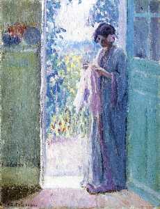 Mujer en una entrada