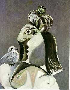 mujer con pájaro