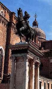 科莱奥尼的骑马雕像
