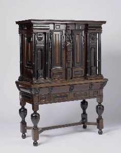 Cabinet table
