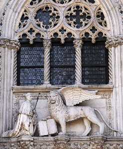 Dux francesco foscari Arrodillado ante el león de san Marca