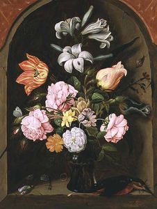 Un natura morta di fiori in un vaso e un Martin pescatore su un Sporgenza
