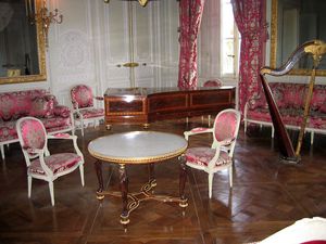 Un Salon Dans Le Petit Trianon