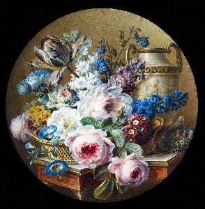 Bodegón en miniatura con flores en un jarrón de piedra sobre un pedestal tallado, con una cesta de flores y un nido