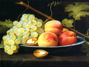 Stillleben mit Pfirsichen, Trauben und Nüssen auf ein Gebälk