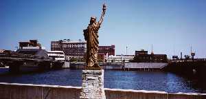 статуя свободы , Ватерлоо , Штат айова , из портфеля Статуи Свобода