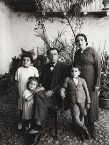 Луис Очоа и семья , Куско