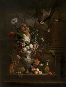 a vase von blumen mit obst , ein Affe und vögel auf einer terrasse
