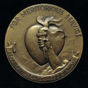 アメリカン ハート  協会  メダル  のための  称賛に値する  サービス
