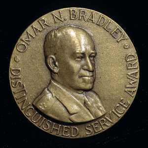 Omar Norte . Bradley Medalla Distinguido premio al servicio ( diseño para anverso )