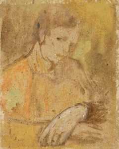 Femme assise en buste, les mains croisées